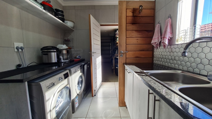 3 Bedroom Property for Sale in Dana Bay Western Cape